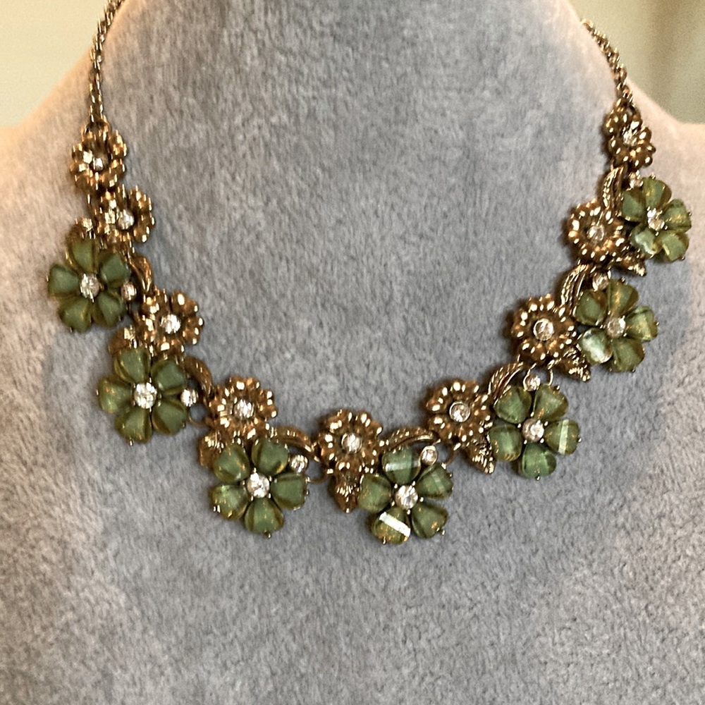 Green Floral Statement Necklace - Elegant Women's Jewelry